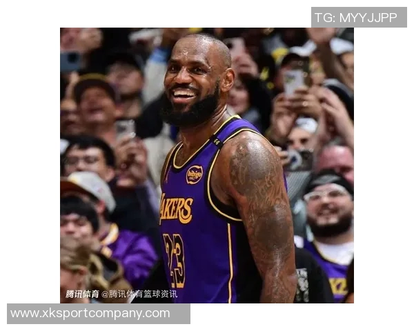 湖人球迷怒斥詹姆斯表现不佳直言其无法跻身历史前五行列