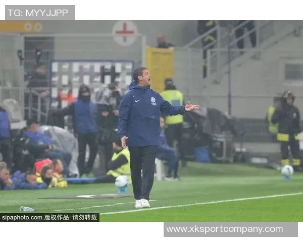 国米主场球迷为J马丁内斯加油助威助其走出车祸阴影重返赛场