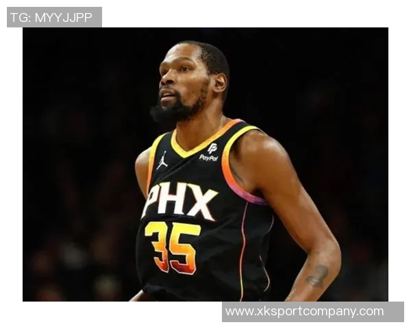 杜兰特苦战上半场表现抢眼砍下全队最高15分助力球队奋战 杜兰特苦战上半场表现抢眼砍下全队最高15分助力球队奋战